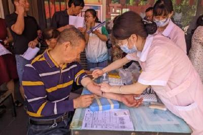 玉泉河小流域餐饮协会组织开展送体检上门服务活动