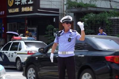 我市多部门暖心服务“护航”高考