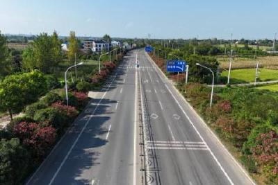 当枝一级路 浅秋有风光