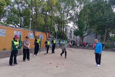 南门垱社区开展“迎重阳 展风采”门球联谊赛