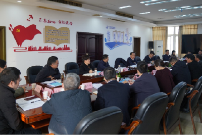 李兴兵到华强化工开展企业转型升级专题办公