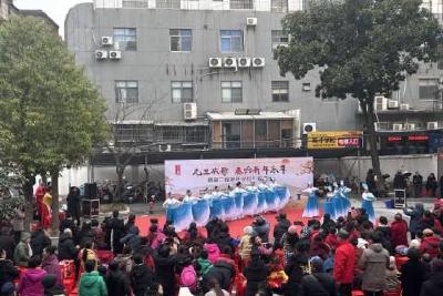 玉阳街道太子桥社区：元旦汇演展风采，老年学校奏新章