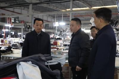 李兴兵到镇（街道）开展调研