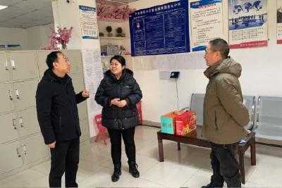 当阳市物业行业工会联合会开展“迎新春·送温暖”慰问活动