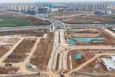 【决胜“十四五” 冲刺百强县】高铁新城多个项目冲刺跑 争分夺秒推动高质量发展