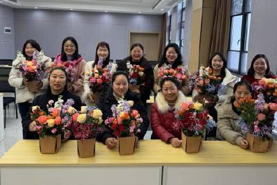 “心有繁花 一路芳华” 以花为媒赋能乡村建设