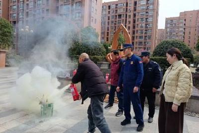 顺泰物业开展消防培训演练活动