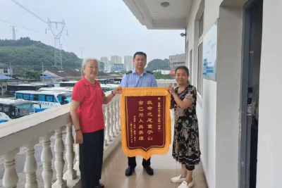 从红色纽带到大江守护——宜昌志愿者的新时代雷锋答卷