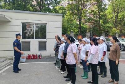 市社会福利院联合市消防救援大队开展消防安全检查及演练活动