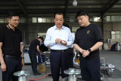 李兴兵调研规上企业三年翻番及“五一” 节前安全生产工作