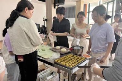 香榭里社区西式面点制作技能培训班圆满结业