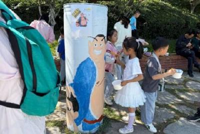 漫画当阳情 童心传信义