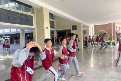 校社联合开展地震预警演练 筑牢防灾减灾防线