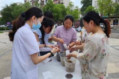 当阳市中医医院深入锦屏山社区开展义诊活动