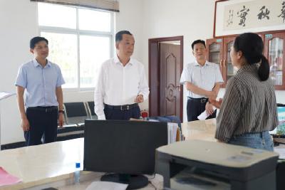 李兴兵到坝陵街道、玉阳街道调研