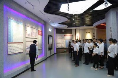 市住建局机关党委组织参观宜昌市廉政教育馆