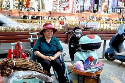 宣恩：“一元摊”激活城市烟火气