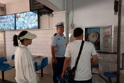 筑牢安全屏障 护航学子逐梦