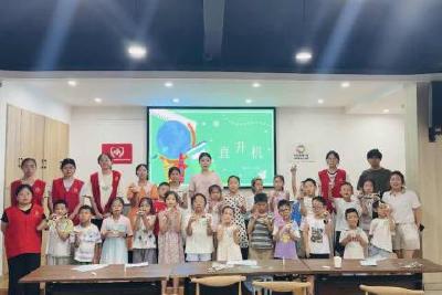 当阳市玉阳街道香榭里社区开展“组装飞翼 翱翔奇思”科普宣传活动