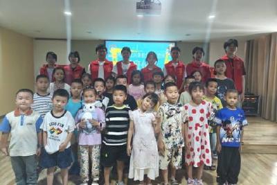 坝陵街道爱心托管班欢乐开班