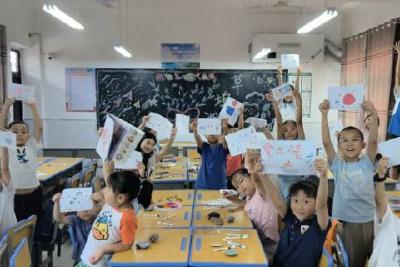 草埠湖镇爱心托管班助力乡村儿童度过多彩暑假