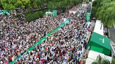 太火爆！昨晚的临沮公园是这样的……