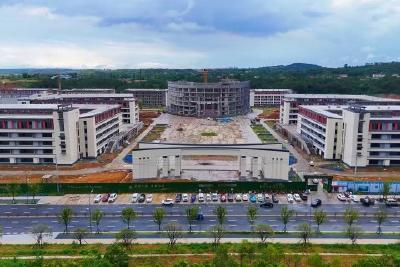 市职教中心迁建项目主体结构完工 工程建设取得阶段性进展