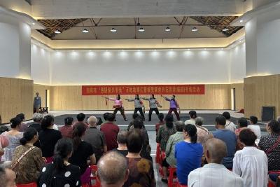 当阳市开展“强国复兴有我”百姓故事汇暨板凳课堂示范宣讲活动