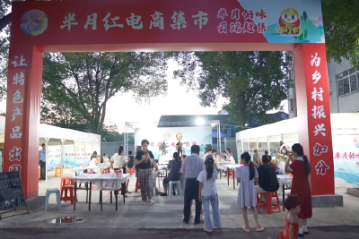 小市集点亮夜生活 夏日经济升腾“烟火气”