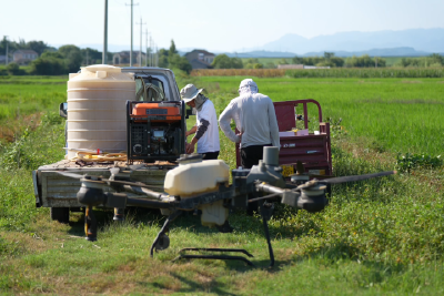 手机点单 “网约”植保无人机