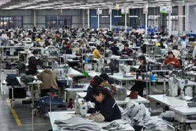 【聚力支点建设 冲刺全国百强】冲刺四季度 力争全年红 吉中汽车全力完成全年24万台套生产目标