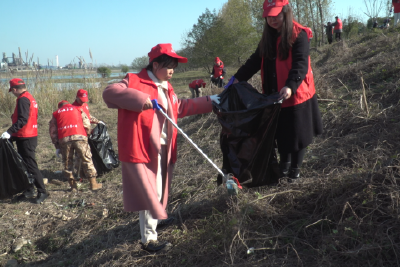 我市开展“守护沮漳河”志愿服务行动