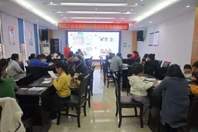 当阳市科技馆开展“打地鼠”科普活动