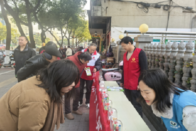 各地开展“禁毒防艾”主题宣传活动