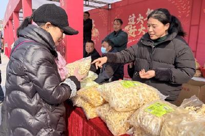 志愿服务搭桥梁 产销联动助振兴