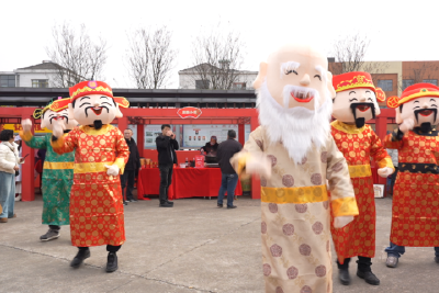 【网络中国节·春节】一元水饺吃出团圆味 村晚舞台亮起家乡灯 半月镇举行首届“联村共建·乡韵村晚”