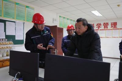 李兴兵调研检查春节期间不停工企业安全生产工作