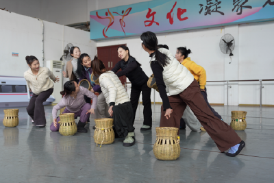 【网络中国节·春节】马不停蹄排练 只为精彩呈现 记者探班2026年当阳市春节联欢晚会筹备情况