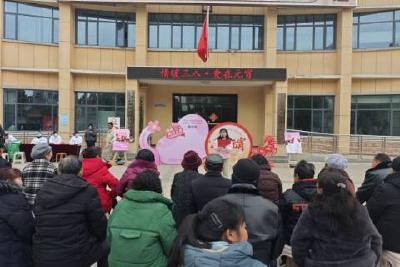春暖锦屏庆双节 温情服务暖民心