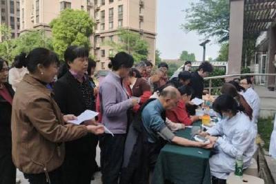义诊送健康 服务零距离