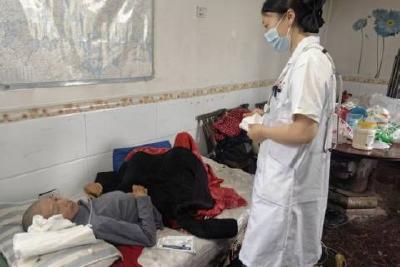 上门护理暖人心 延伸服务解民忧