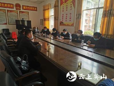  县司法局开展送法律、送服务、送政策“四进”攻坚行动