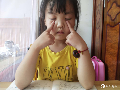英山南河镇麻元小学：网络学习不容易  爱眼护眼要知悉
