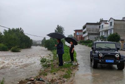 暴雨来袭  英山南河镇积极开展防汛救灾工作