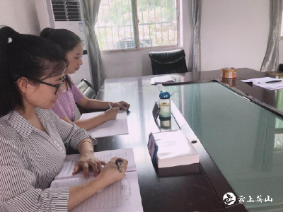 英山南河镇教育：21名新机制教师充电忙