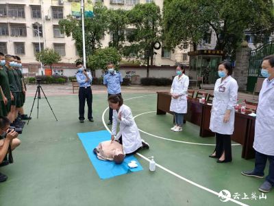 英山县人民医院开展“服务百姓健康行动”大型义诊周活动