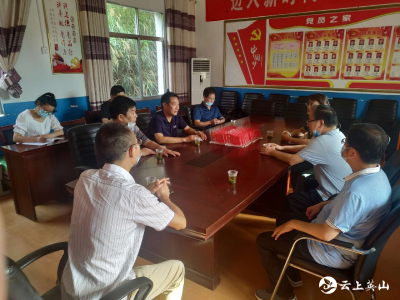 【快訊】李玉高到方咀中心小學(xué)檢查指導(dǎo)疫情防控工作看望慰問(wèn)教師