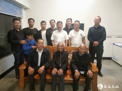 英山县石头咀镇：九九重阳节 浓浓敬老情