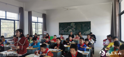 英山县杨柳湾镇中心学校：以五个坚持推进“党建+教学质量提升工程”