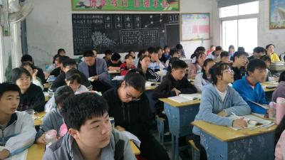 英山縣陶河中學“黨建+曬課”活動助力教師成長